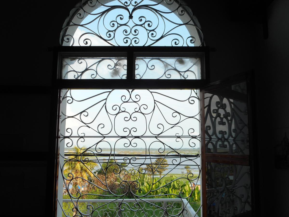 Epoca Iquitos Hotel Buitenkant foto